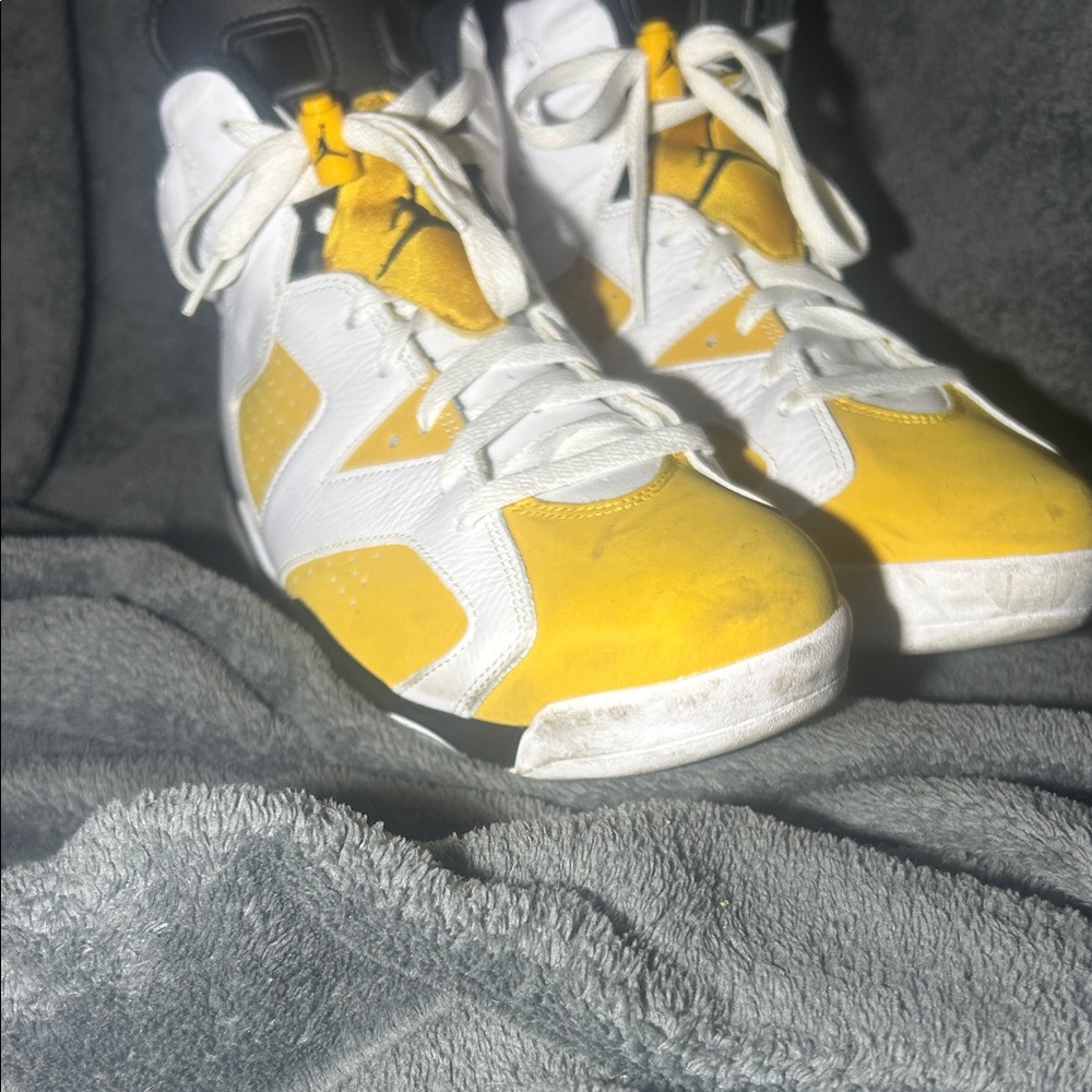 Jordan Sneakers White Yellow
